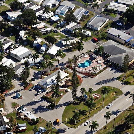 Fort Myers Beach Resort Two-Bedroom Park Model 4 Harlem Heights Exterior photo