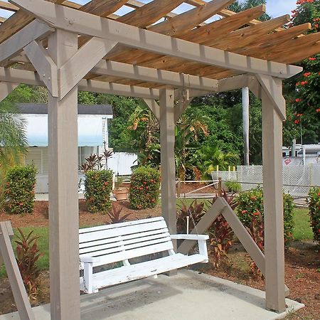 Fort Myers Beach Resort Two-Bedroom Park Model 4 Harlem Heights Exterior photo